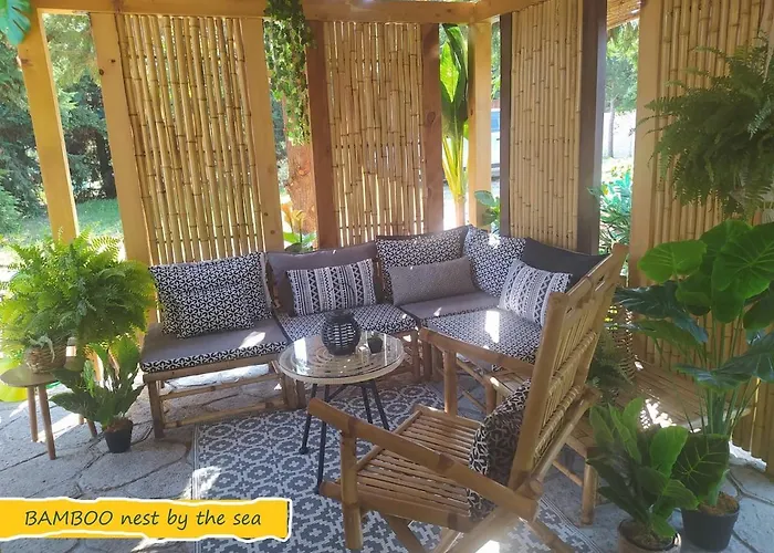 Βαμβοο Nest By The Sea