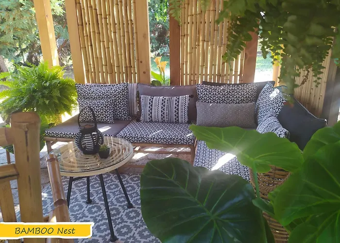 Semesterbostad Βαμβοο Nest By The Sea