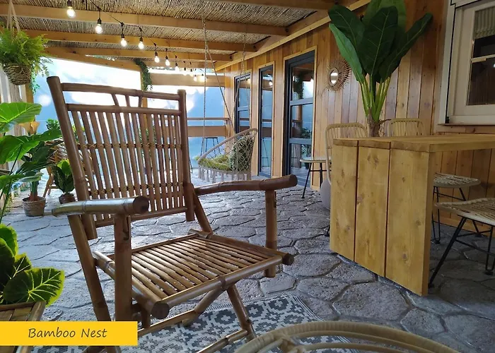 Βαμβοο Nest By The Sea