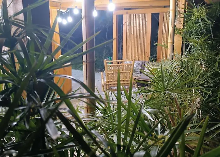 Semesterbostad Βαμβοο Nest By The Sea Palioura